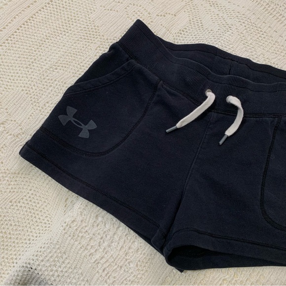 Women’s Black Under Armour White Drawstring Athletic Front Pocket Sweat Shorts - Picture 3 of 6